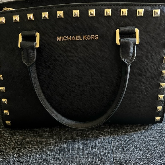 Michael Kors Selma Stud Bag - Picture 2 of 8